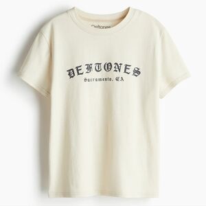 NWT - SM Deftones Sacremento, CA Cream& Black Short Sleeved Tee